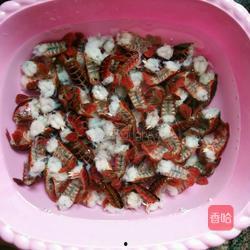 爆料麻辣虾尾的做法视频,视频揭秘家常美味制作过程  第3张